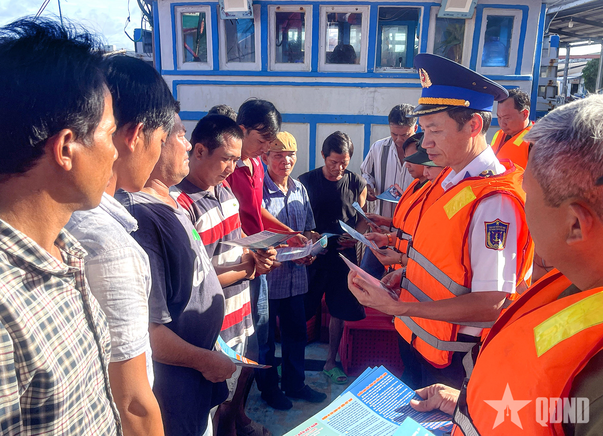 Vùng Cảnh sát biển 3 tuần tra, kiểm soát trong cao điểm chống khai thác IUU